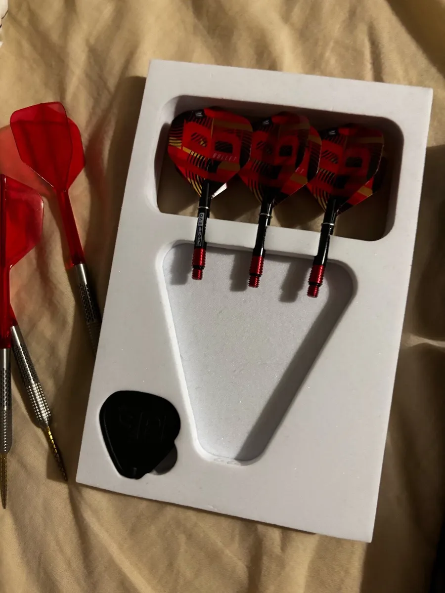 Stephen bunting gen 5 darts 23g. Case and k flex - Image 3