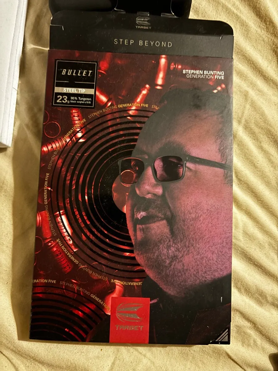 Stephen bunting gen 5 darts 23g. Case and k flex - Image 1