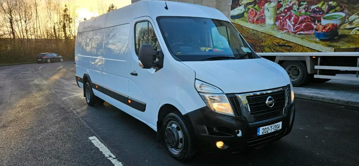 NISSAN NV400 EXTRA LONG RWD TWIN WHEEL - Image 1