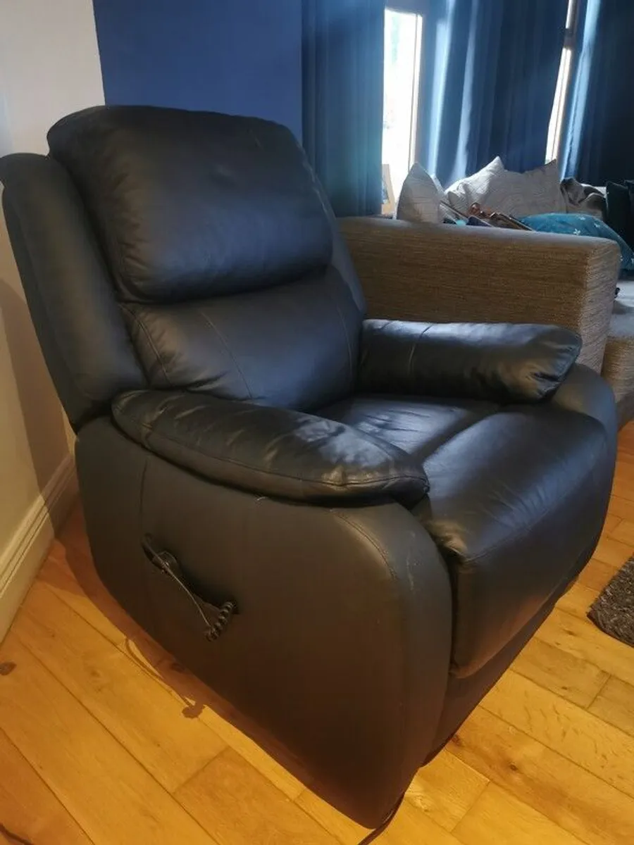 Lift and Rise Armchair - Image 1