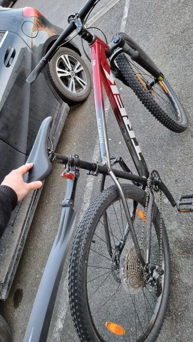 2023 Trek Marlin 6 - Image 2