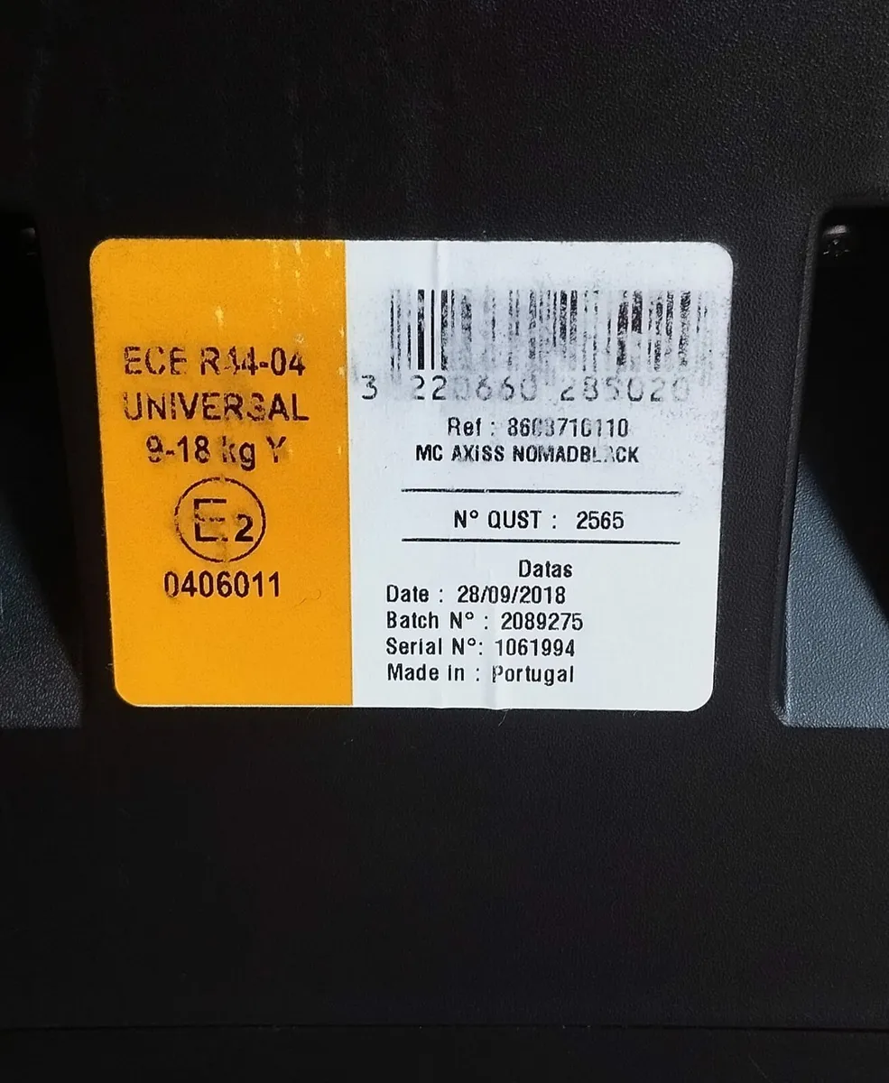 Two Maxi cosy swivel car seats - Image 4