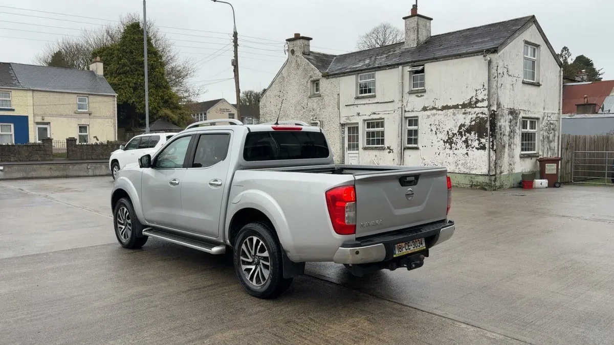 Nissan navara 2018 top spec - Image 3