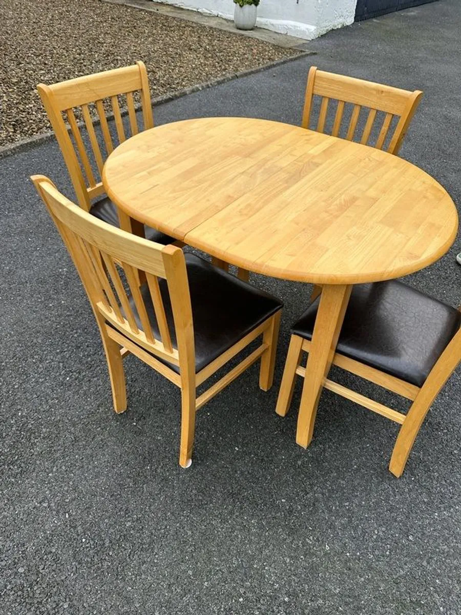 table& chairs - Image 1