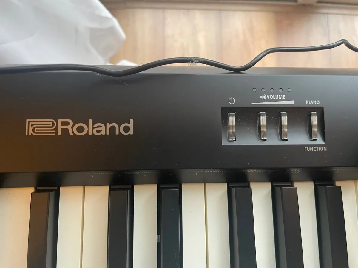 MUSIC INSTRUMENTS - Image 1