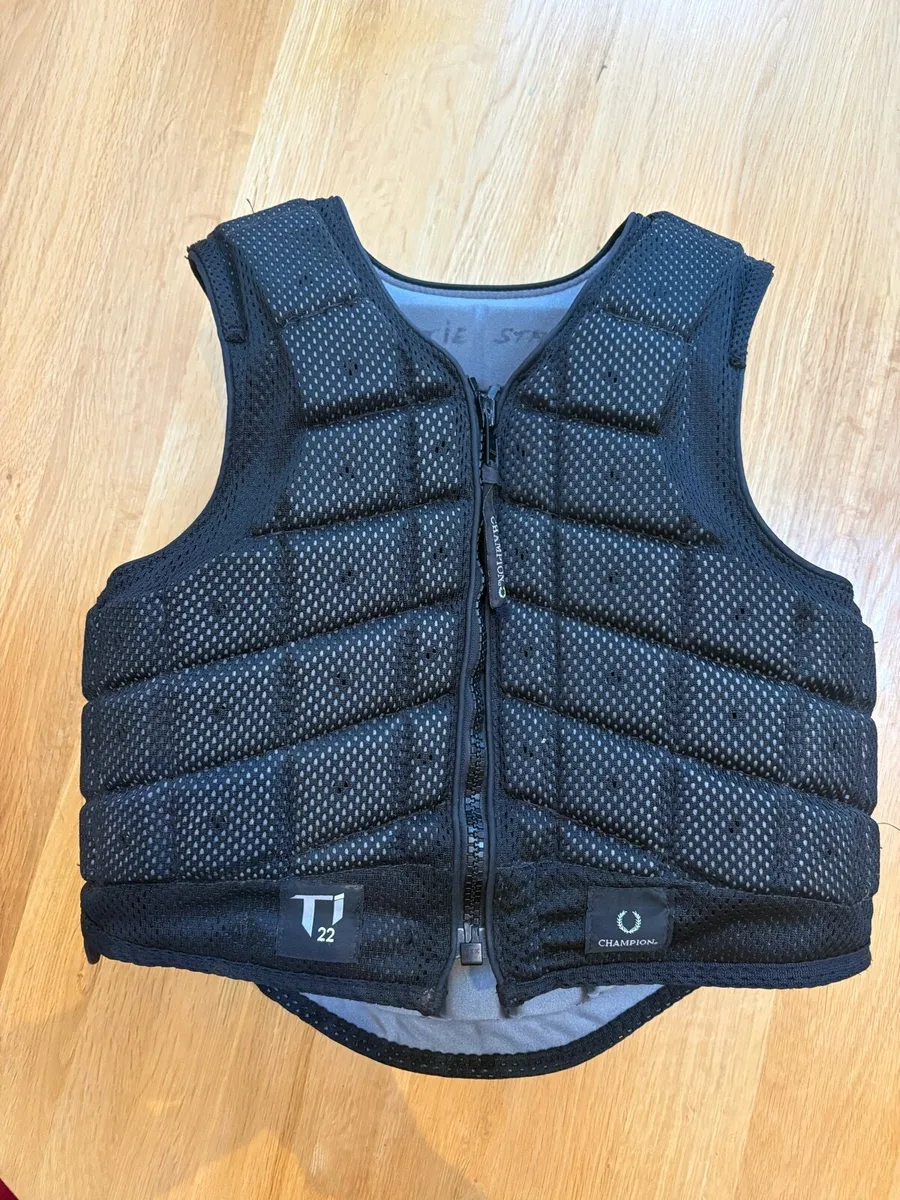 Champion Ti22 Body Protector - Image 1