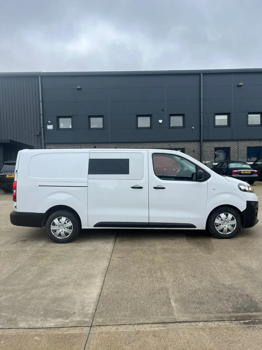October 2022 Vauxhall Vivaro 2.0d Crew Cab - Image 3