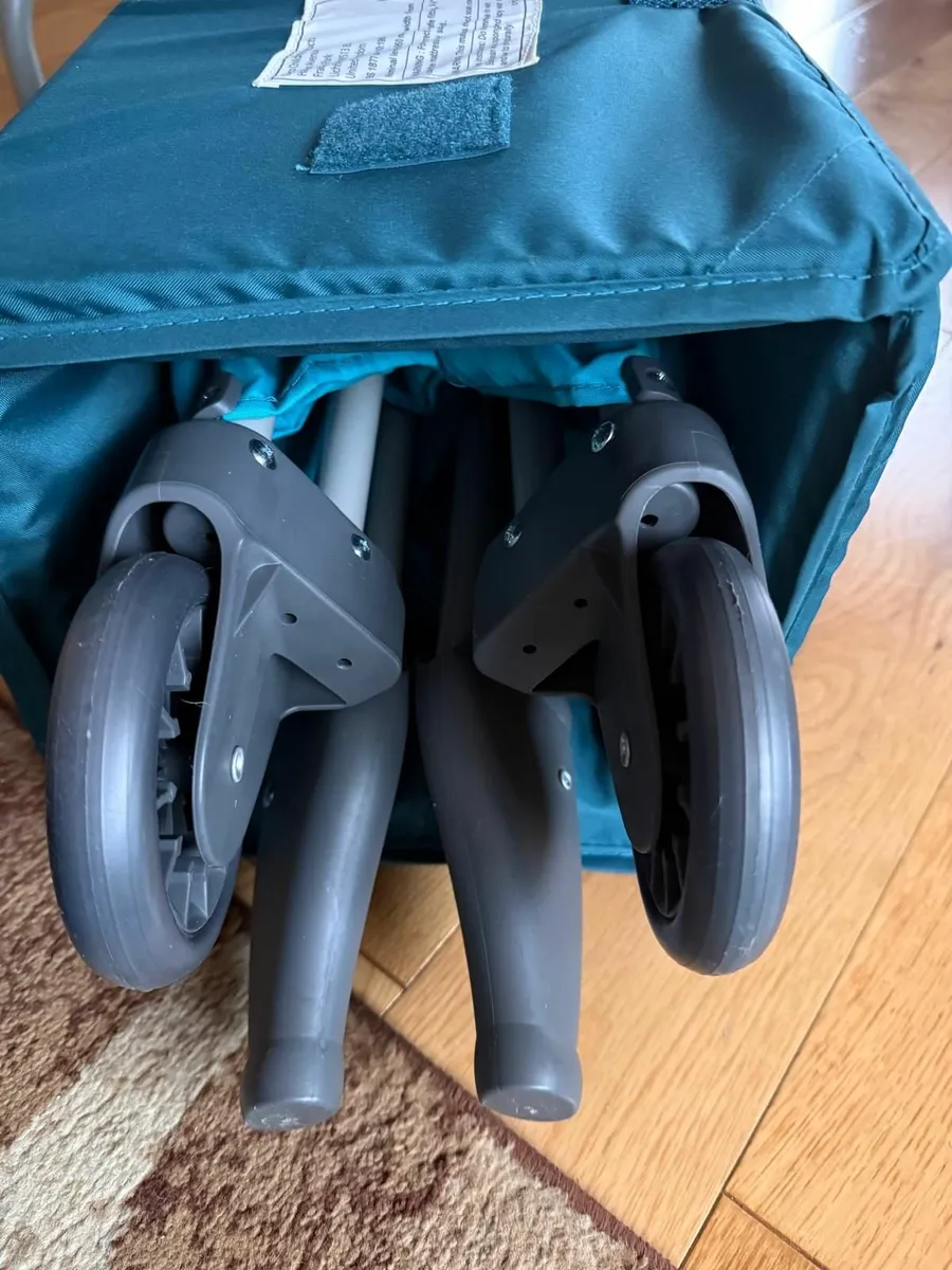 Children's travel cot - Image 3