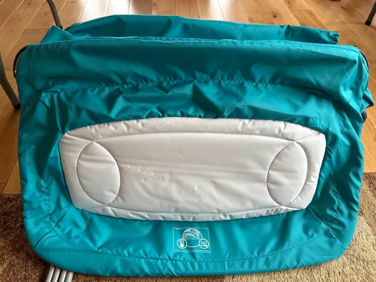 Children's travel cot - Image 4