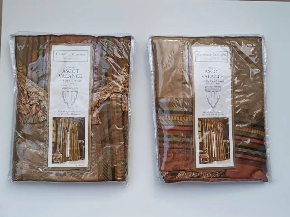 Multi Tulane Ascot Valance   40" x 21" - Image 1