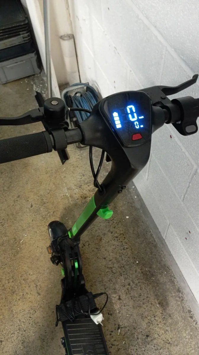 Electric scooter - Image 3