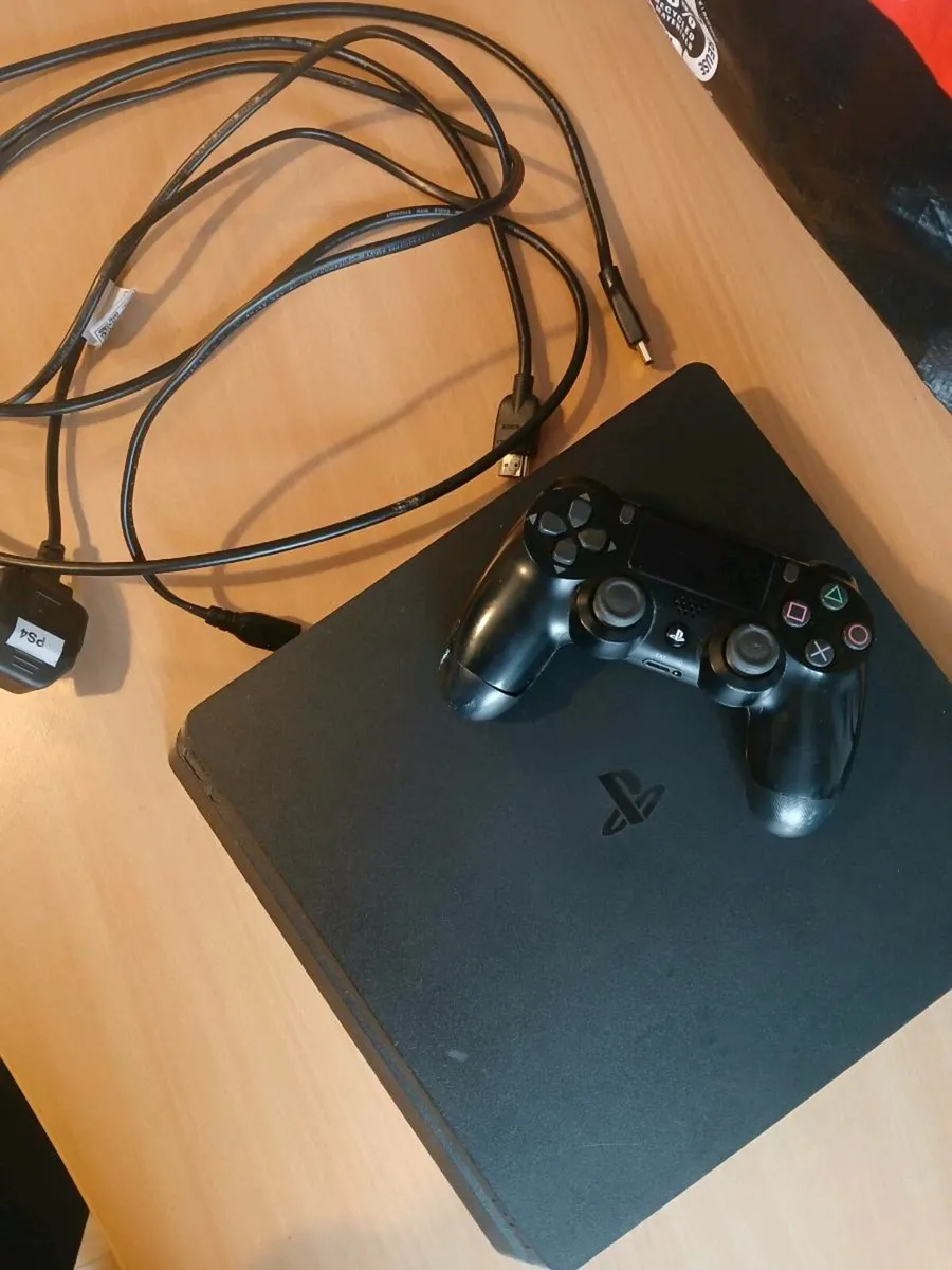 Playstation 4 - Image 1