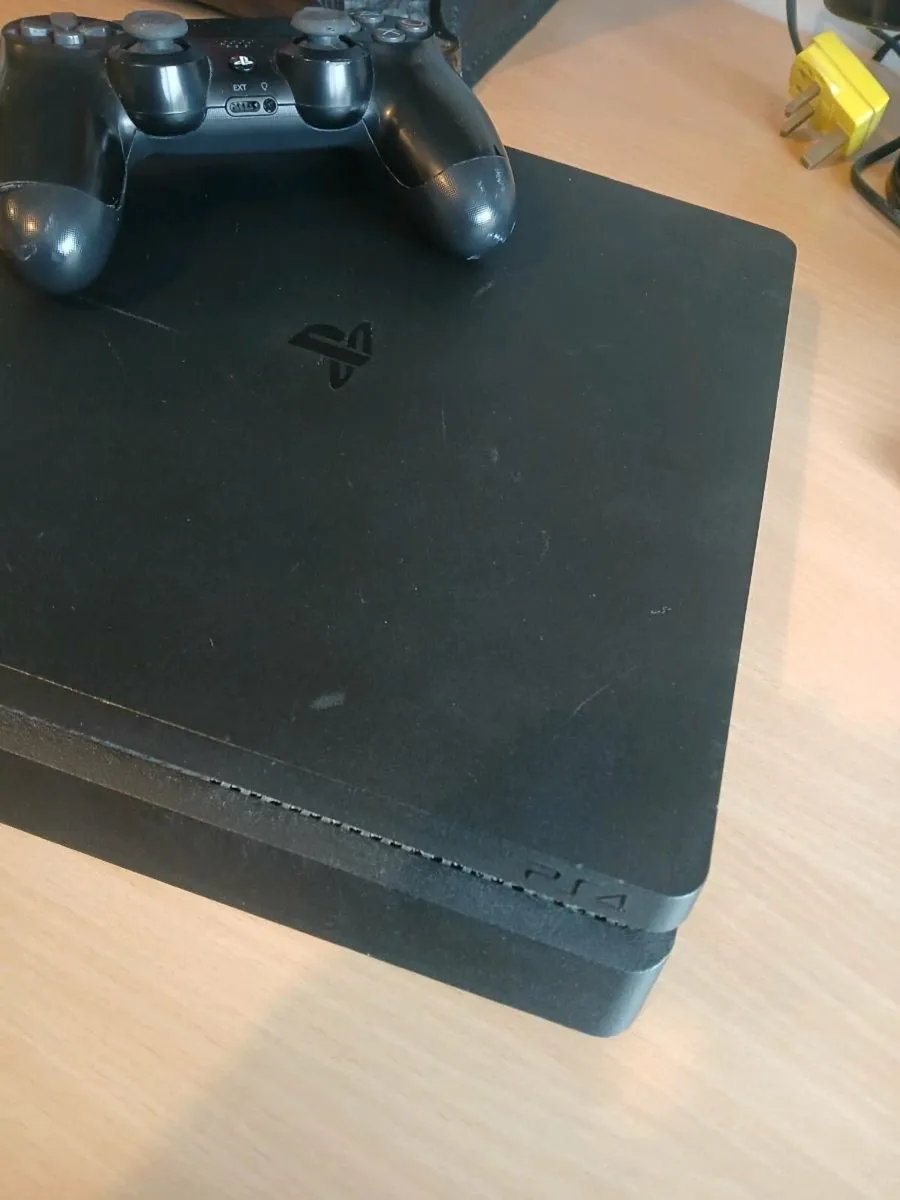 Playstation 4 - Image 2