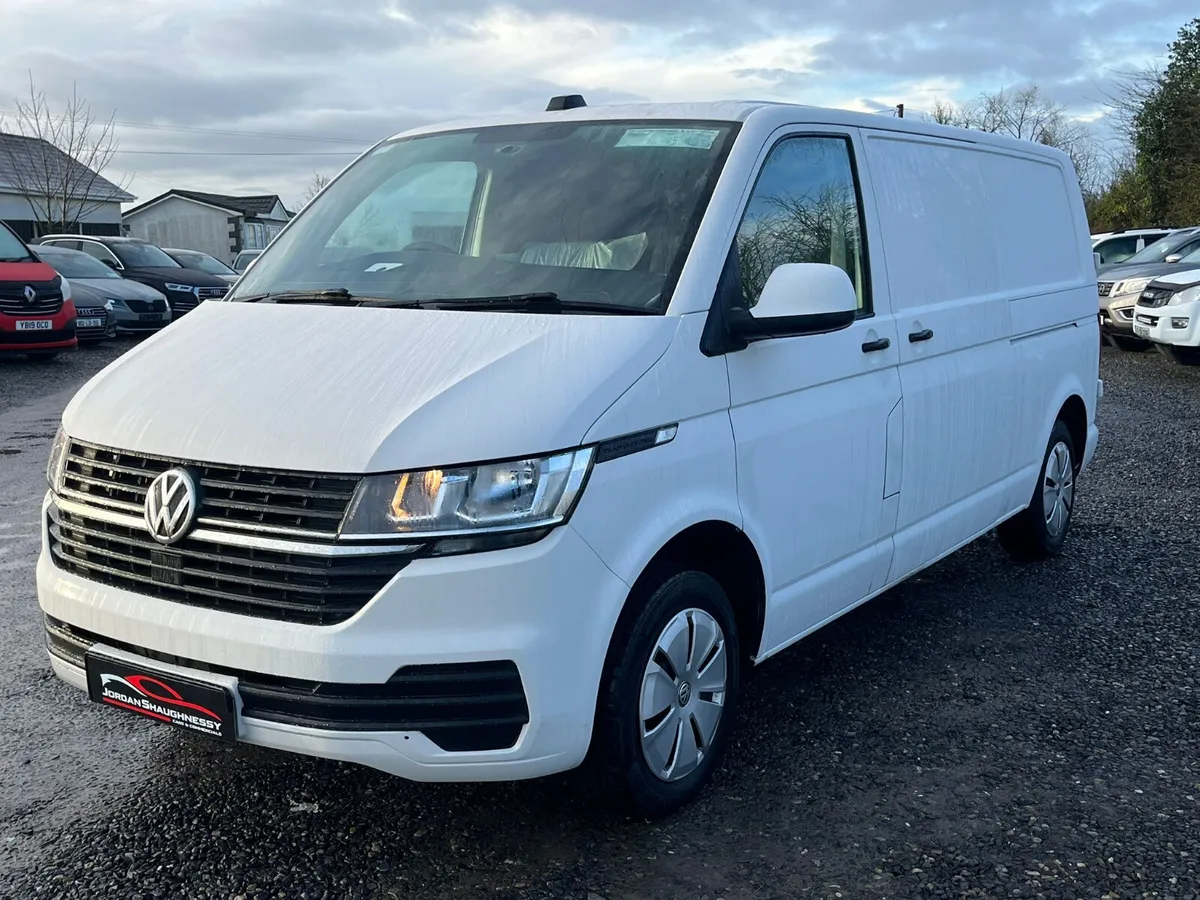 2022 VW TRANSPORTER 150BHP 6 SPEED T6.1 - Image 3