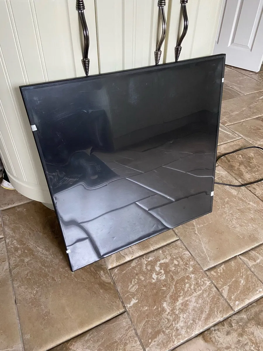 33 inch. Square. Monitor - Image 1