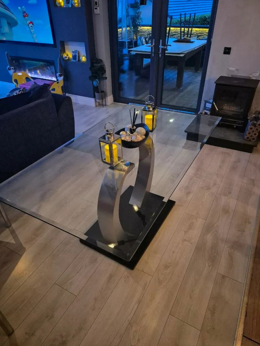 Glass table - Image 2