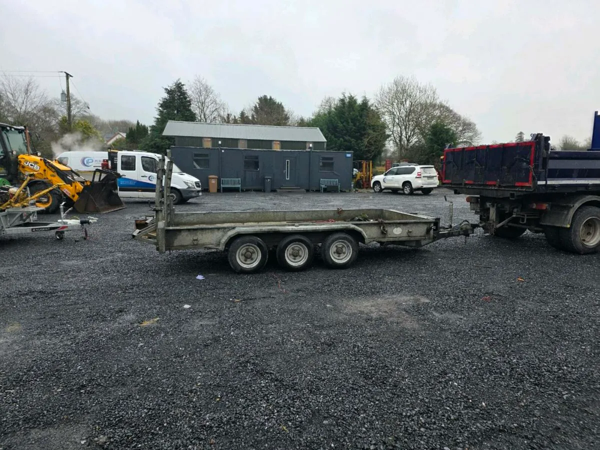 Tri axel plant trailer - Image 1