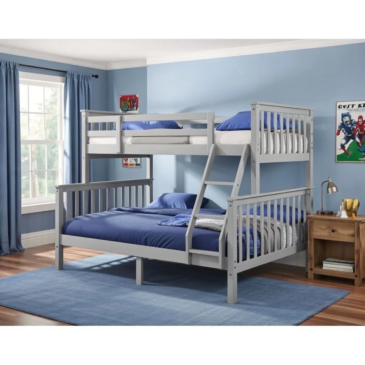 Triple sleeper bunk bed - Image 1