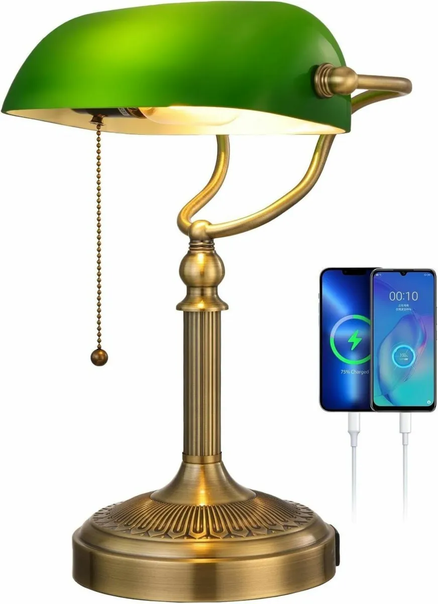 Green Glass Bankers Desk Lamp with Pull Chain - Image 1