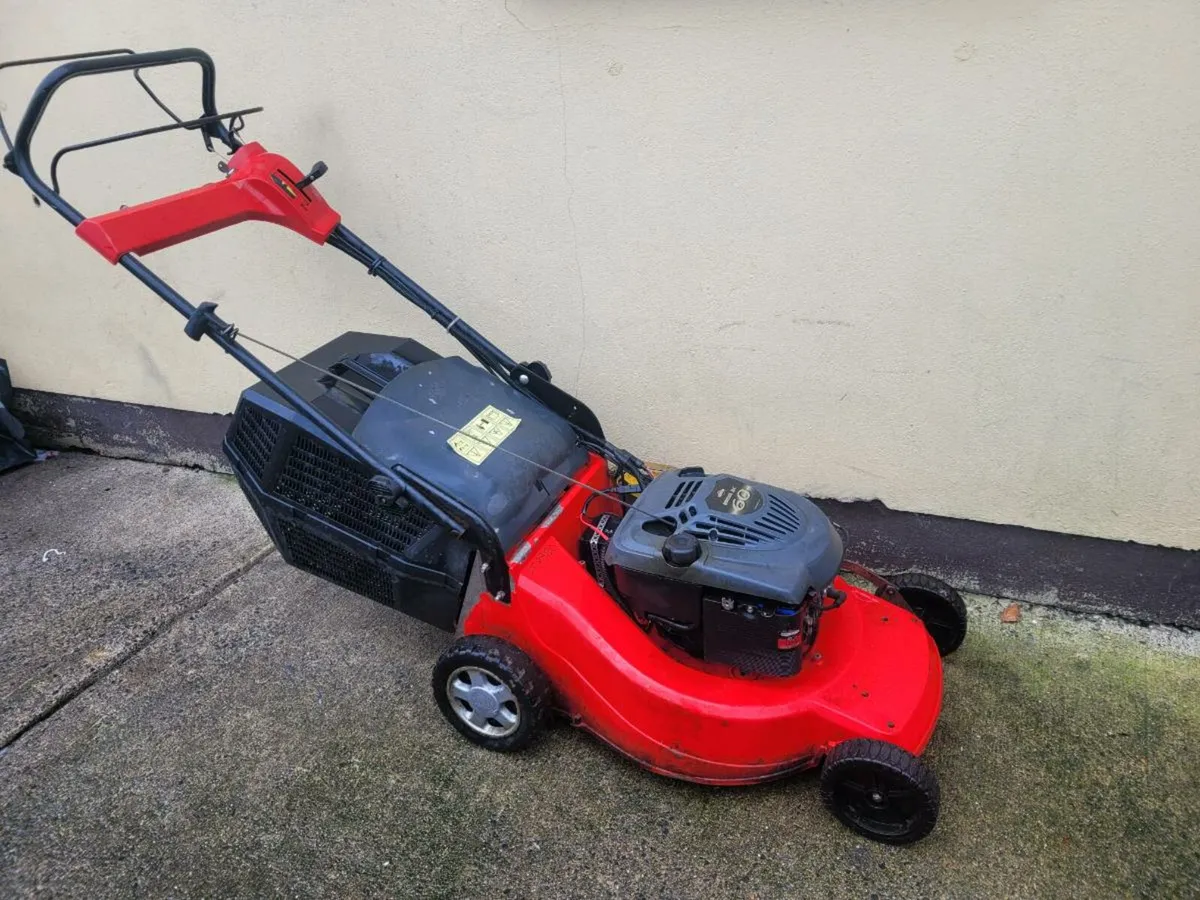 Castlegarden lawnmower  6hp - Image 1