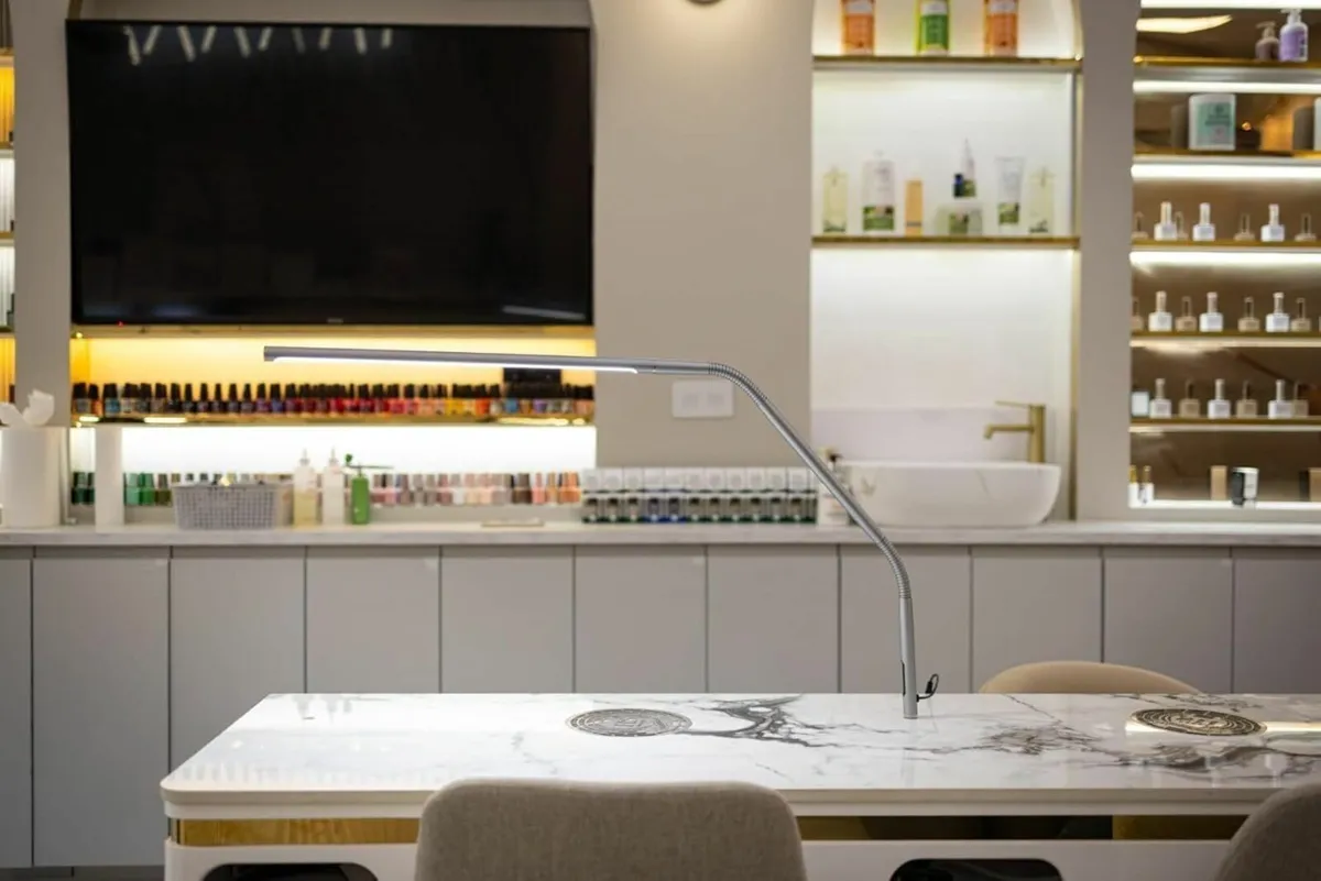 Slimline 4™ LED Table Lamp in Ice Grey - 6 000K 3 - Image 4