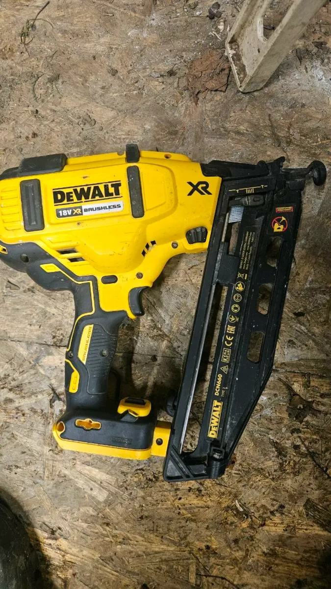Dewalt DCN 660 - Image 1