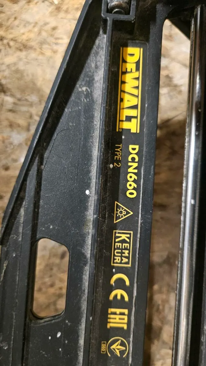 Dewalt DCN 660 - Image 2