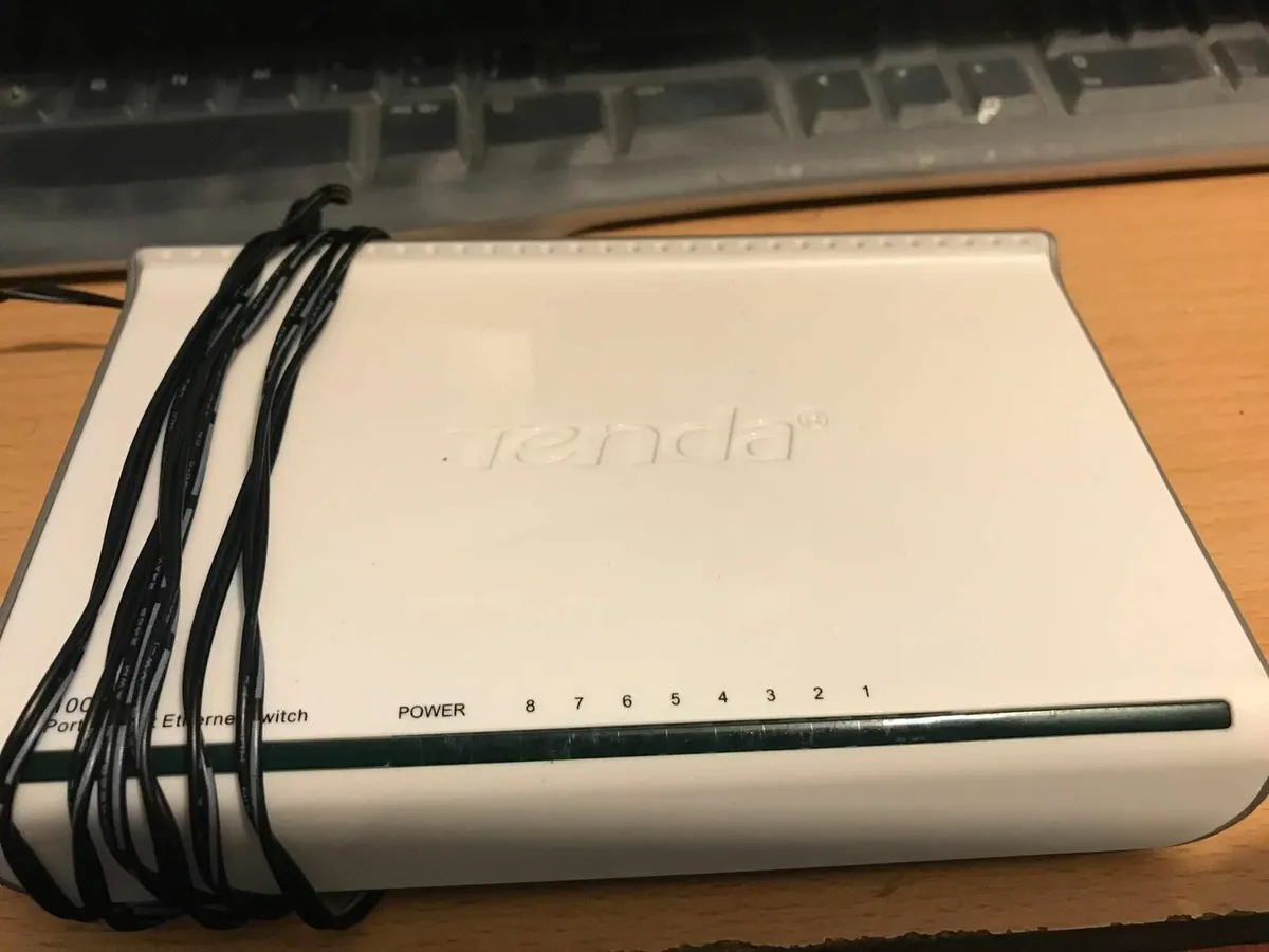 Tenda G1008D and NetGear GS605 Network Switches - Image 4