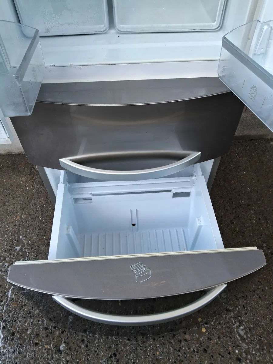 FRIDGE AND FREEZER - Image 3