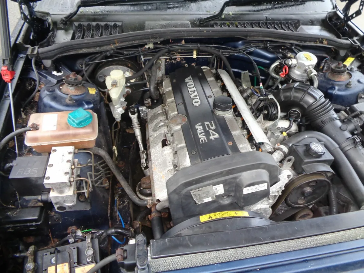 1998  Volvo V90  2.9  petrol - Image 4