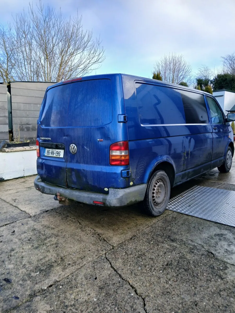Volkswagen Transporter 2006 - Image 2