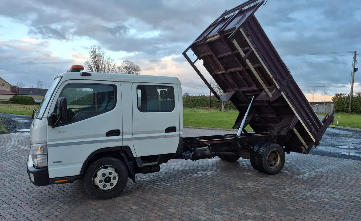 2014 FUSO TIPPER - Image 1