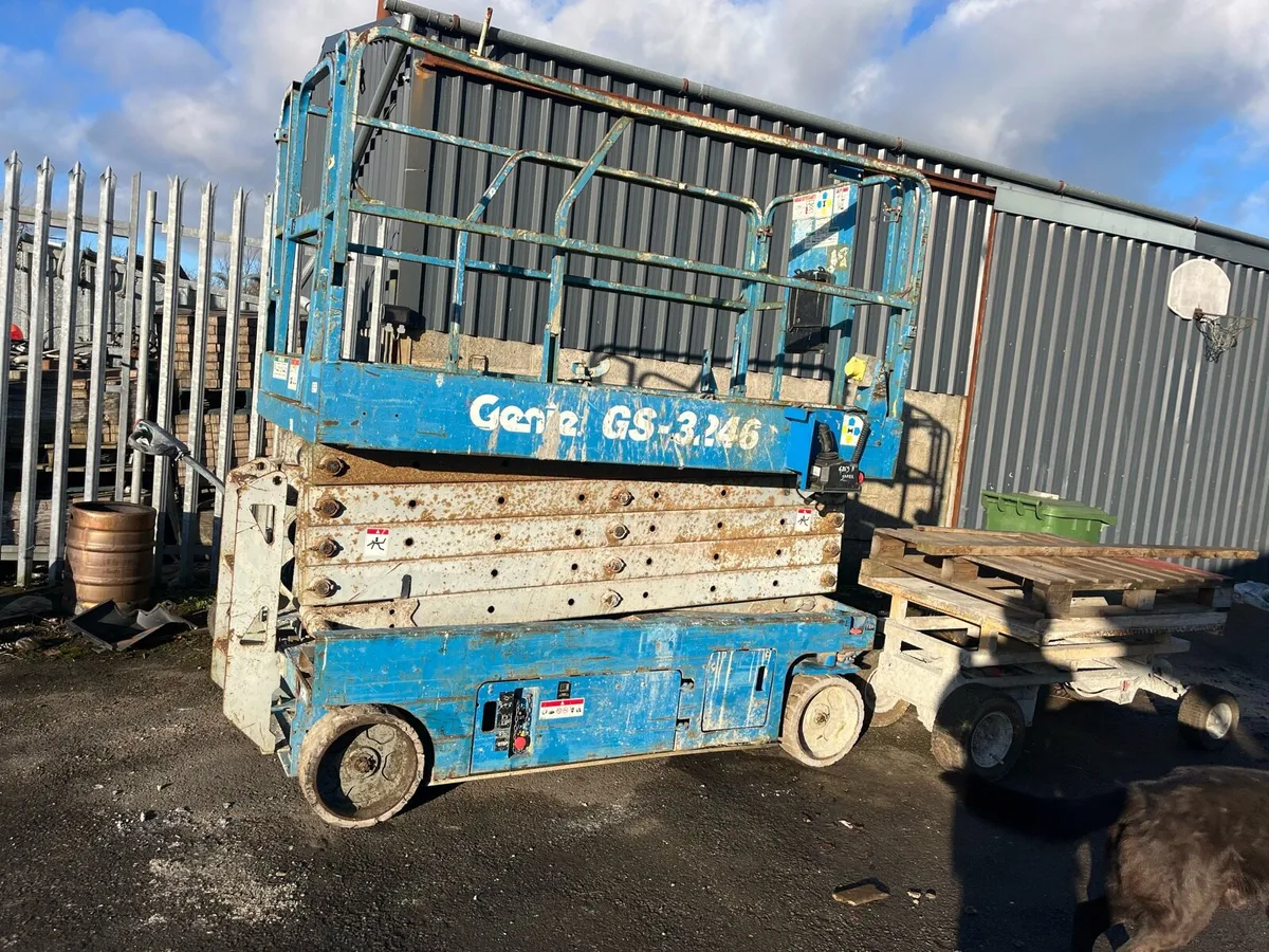 Genie 3246 Scissors Lift - Image 2