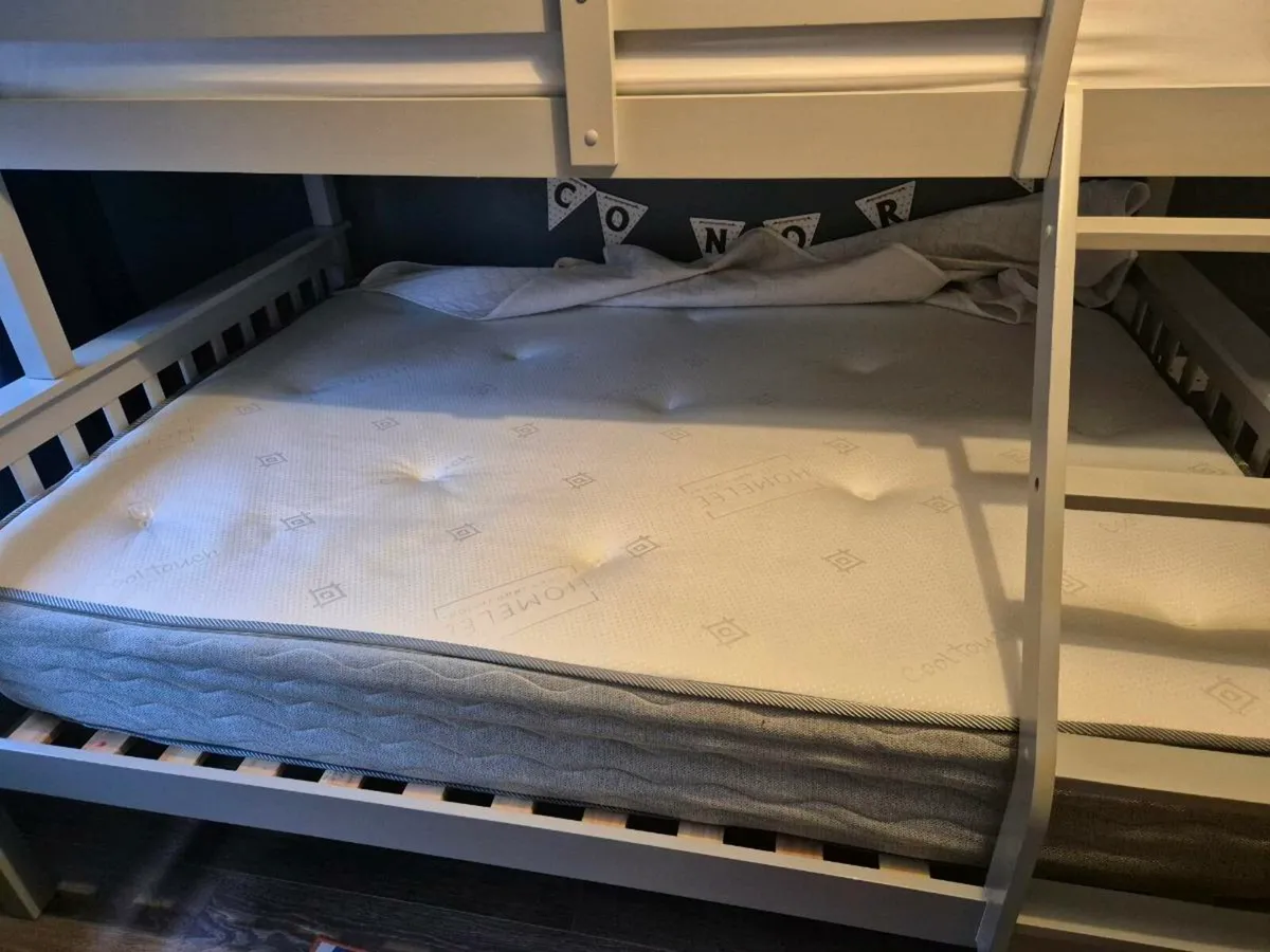 Beautiful grey triple bunkbed - Image 2