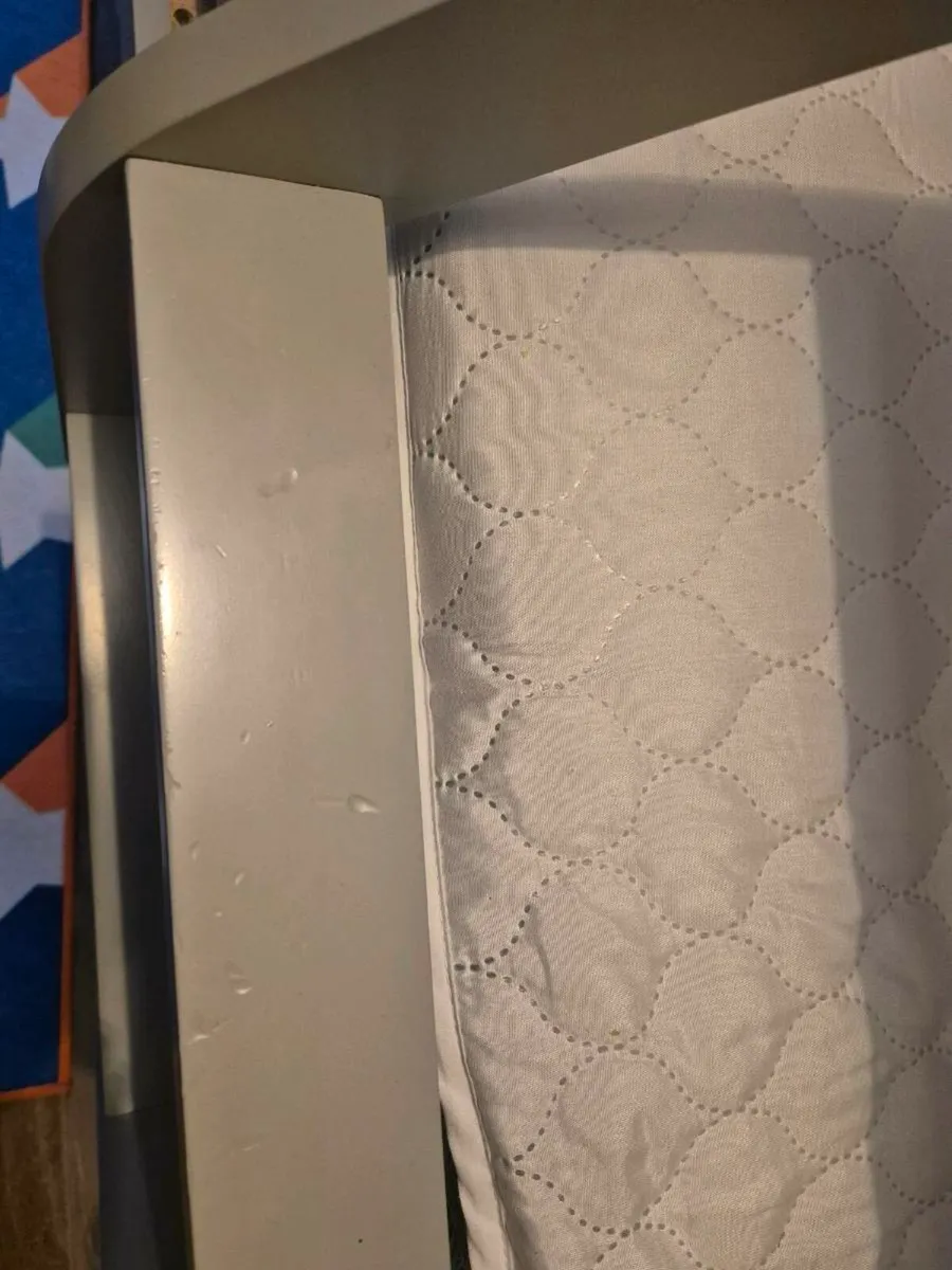 Beautiful grey triple bunkbed - Image 3