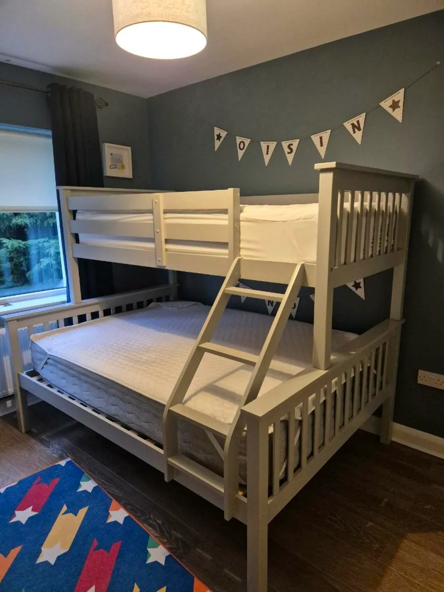 Beautiful grey triple bunkbed - Image 1