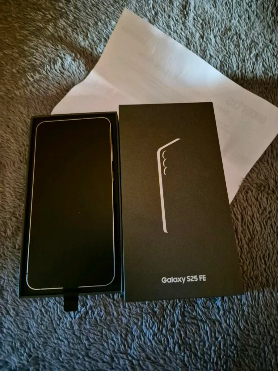 SAMSUNG GALAXY S25 FE - Image 1