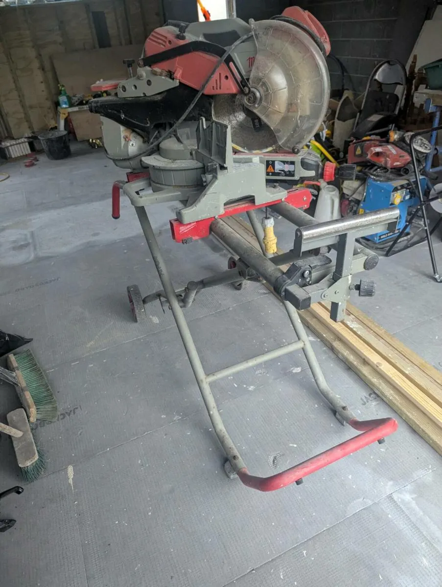 Milwaukee MS 305 DB Mitre Saw + MSUV 275 stand - Image 1