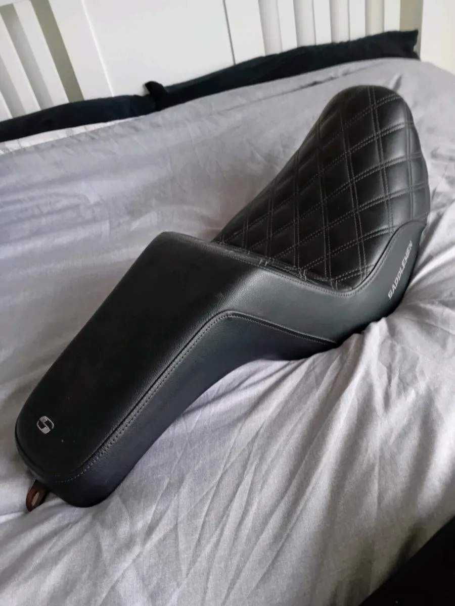 Harley step up seats x2 - Image 1