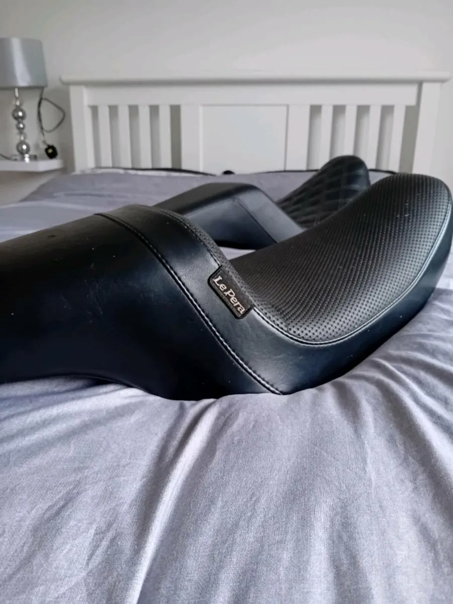 Harley step up seats x2 - Image 3