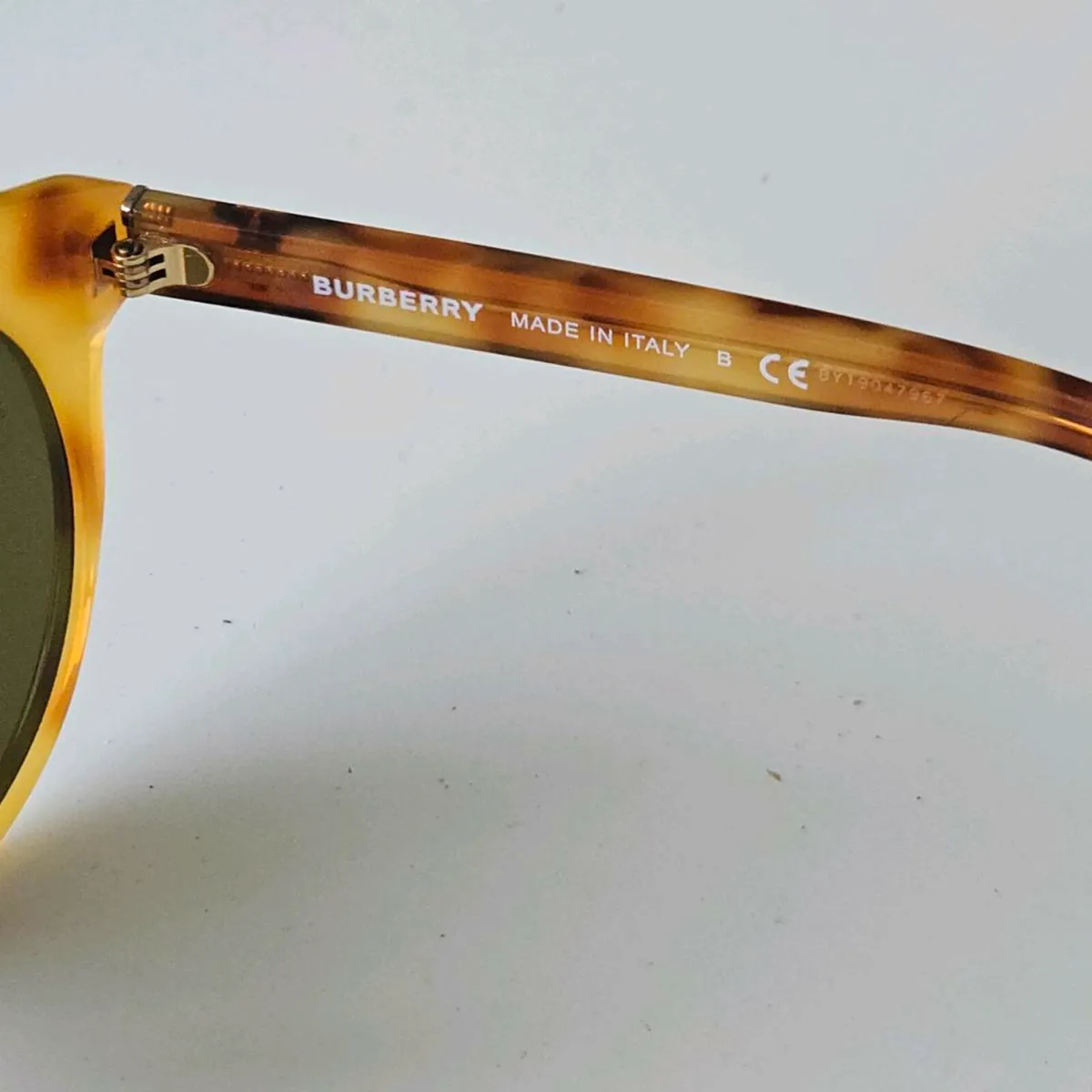 Burberry sunglasses - Image 4