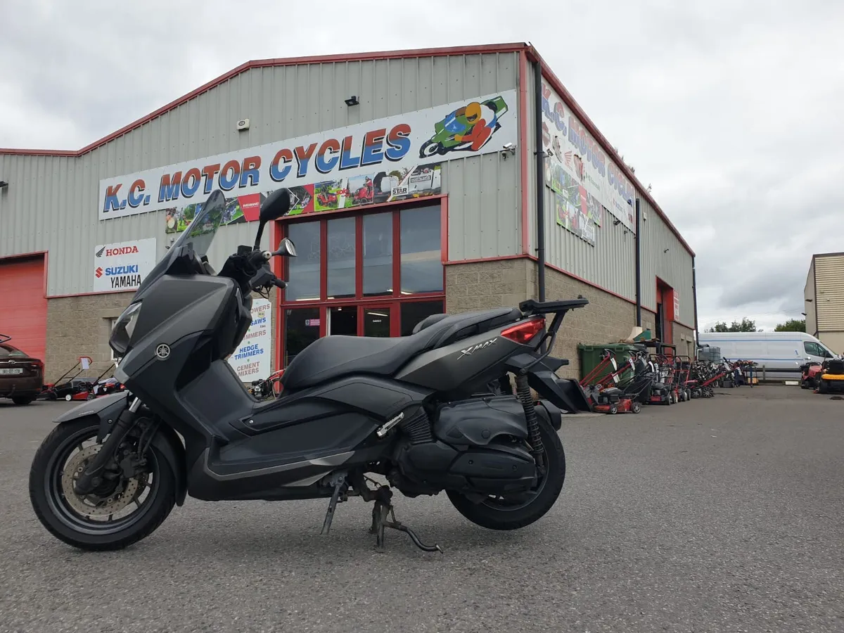 Yamaha XMAX 400 - Image 4