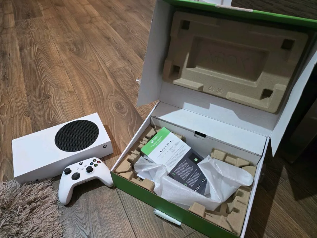 XBox Series S, 512gb, immaculate condition, as new - Image 1