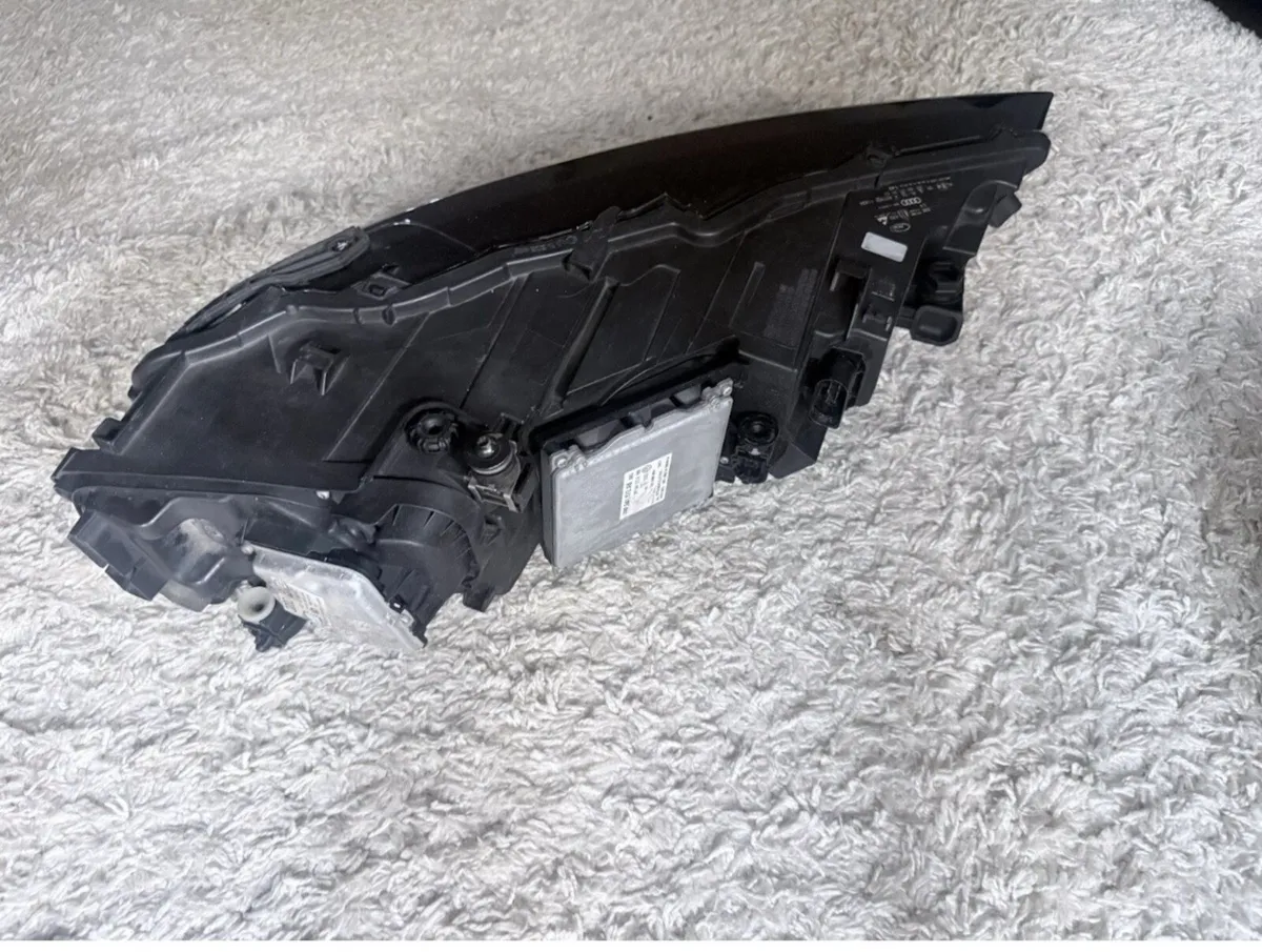 Audi Q7 HEADLIGHT - Image 2