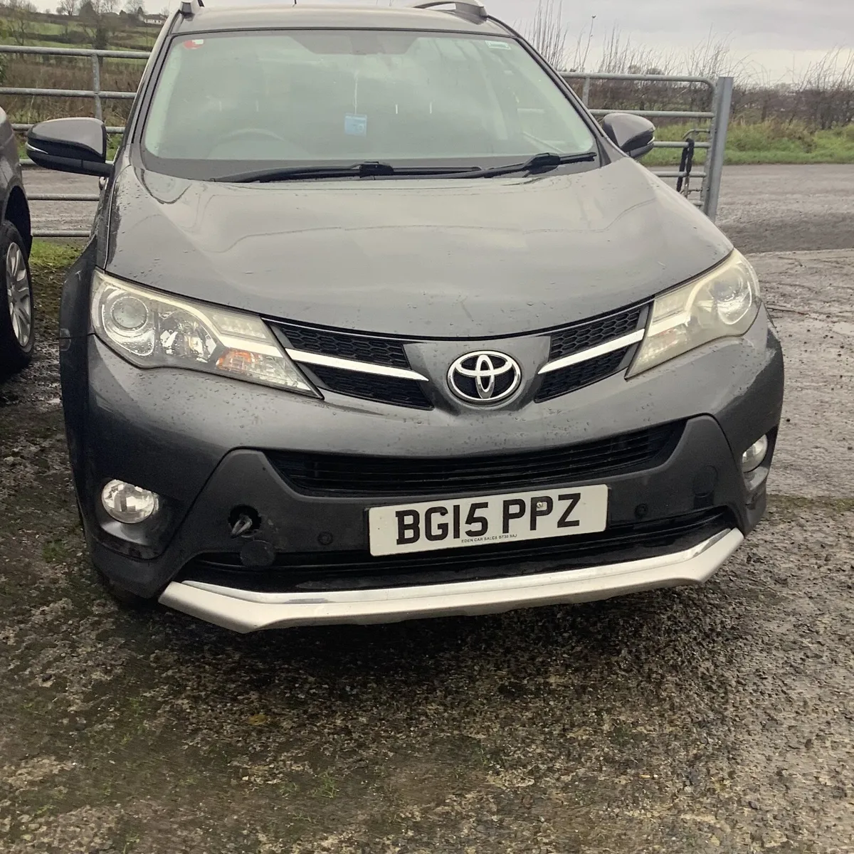 Toyota rav 4 2.2 invincible d-4d 4x4breaking 2015 - Image 4