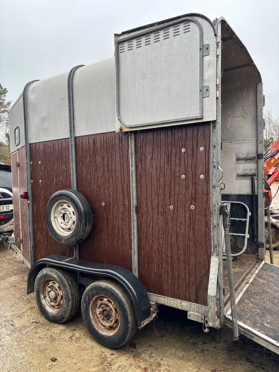 510 horsebox - Image 4