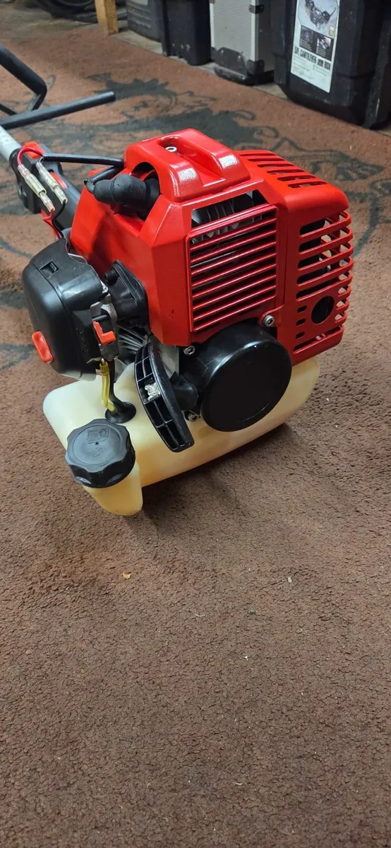 Hedge trimmer & strimmer - Image 3