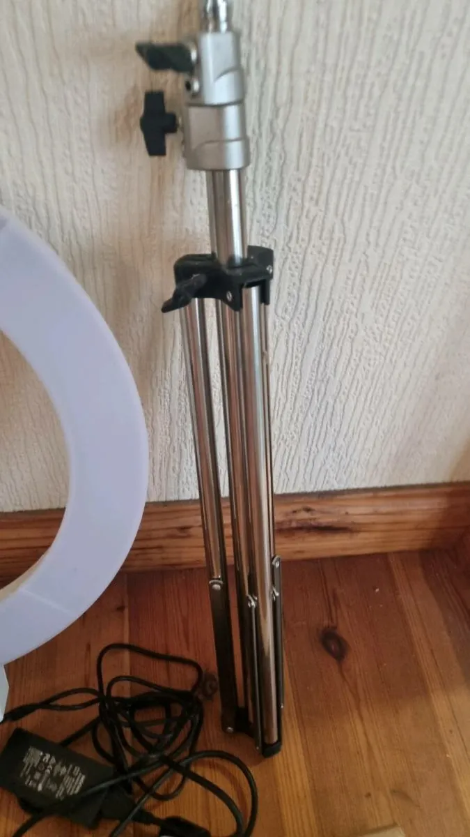 Neewer Ring Light - Image 3