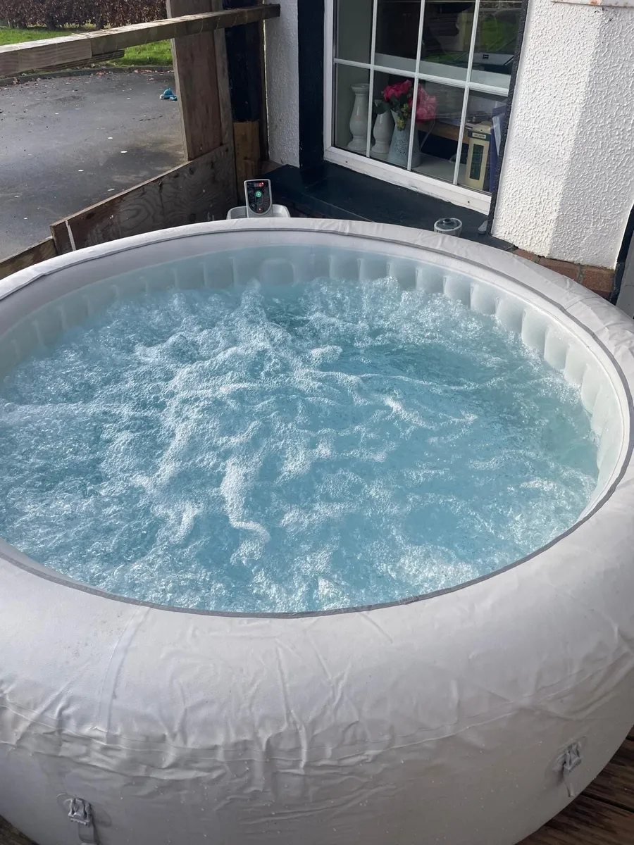 lazy spa hot tub - Image 1