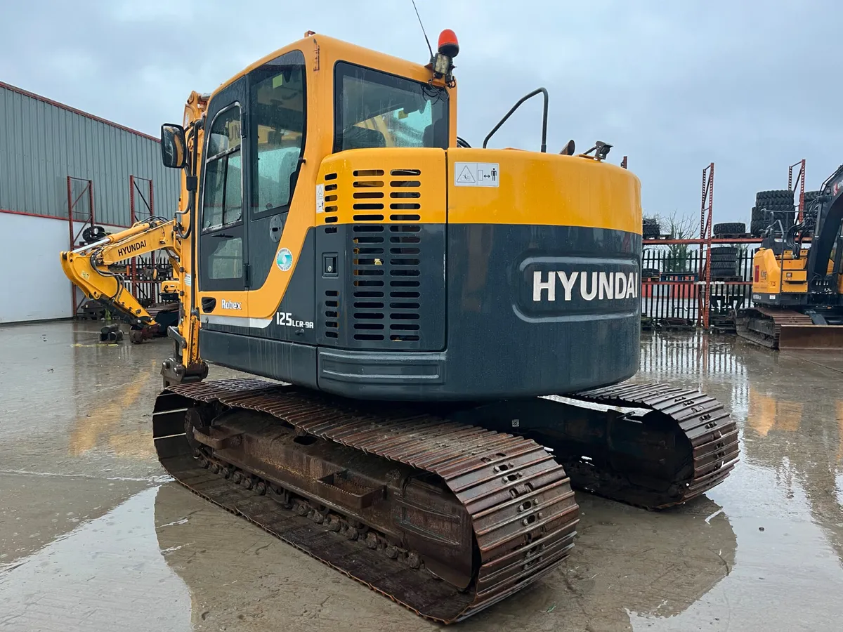 2015 Hyundai 125LCR-9A - Image 3